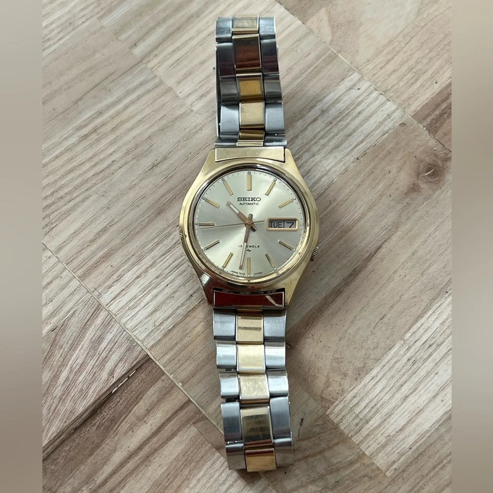 Seiko Automatic 17 Jewels Rare Vintage Men's Watch Gold-Dial Two-Tone Bracelet